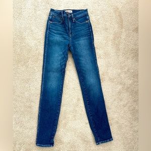 Madewell, like new, skinny 10” high rise jeans. Size 25